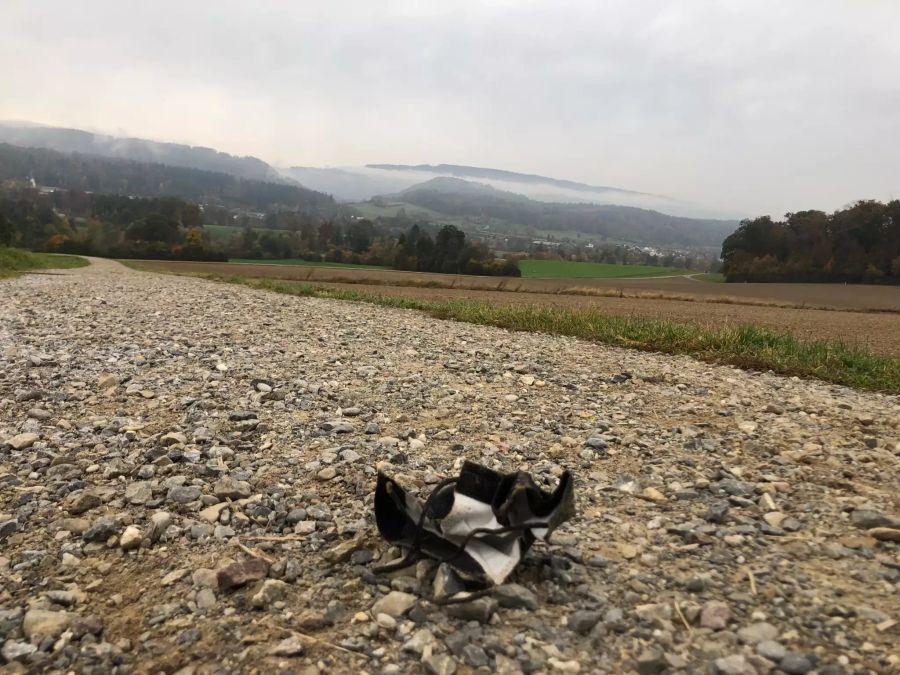 Auch auf Feld- und Wanderwegen werden Hygienemasken gefunden. Für Tierschützer ein Grund zur Sorge.