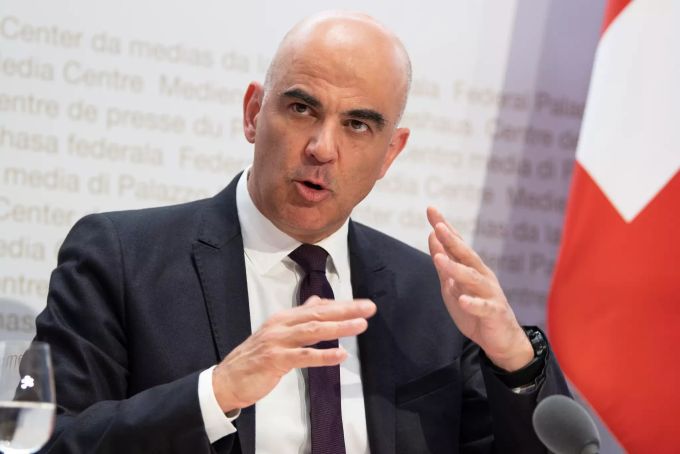 Bundesrat Alain Berset spricht an einer Medienkonferenz, am Mittwoch, 24. November 2021, in Bern. Alain Berset Coronavirus