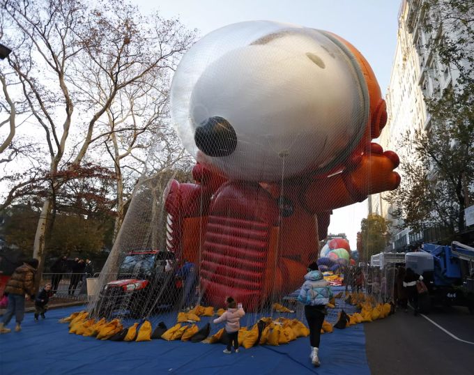 Astronaut Snoopy ist bereit für die Thanksgiving-Parade in New York. Snoopy