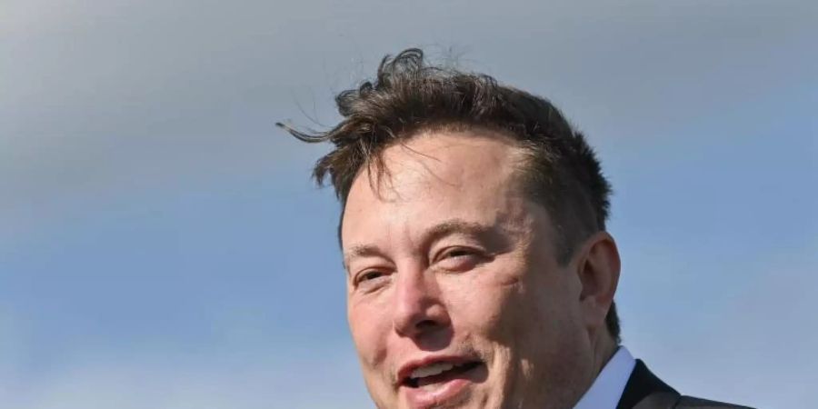 Elon Musk liess auf Twitter darüber abstimmen, ob er sich von Aktien seiner Firma trennen solle. Foto: Patrick Pleul/dpa-Zentralbild/ZB