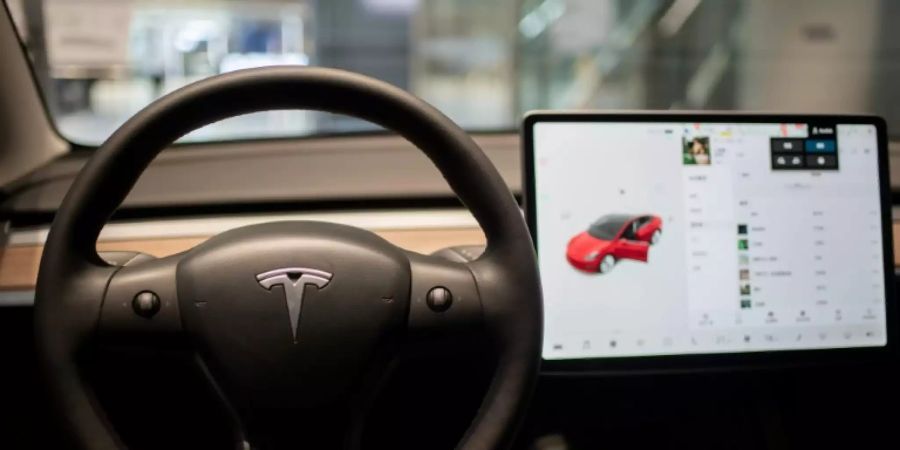 The game programs in Tesla automobiles will no longer be usable while the car is in motion, following complaints that the video games were a dangerous distraction to drivers