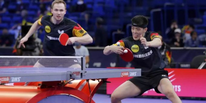 Benedikt Duda (l) und Dang Qiu erreichten das Viertelfinale. Foto: Michael Wyke/AP/dpa Benedikt Duda (l) und Dang Qiu erreichten das Viertelfinale. Foto: Michael Wyke/AP/dpa