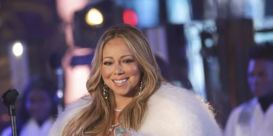 Christmas-Queen Mariah Carey mischt mit einem neuen Song im Weihnachts-Geschäft mit. Foto: Brent N. Clarke/Invision/AP/dpa