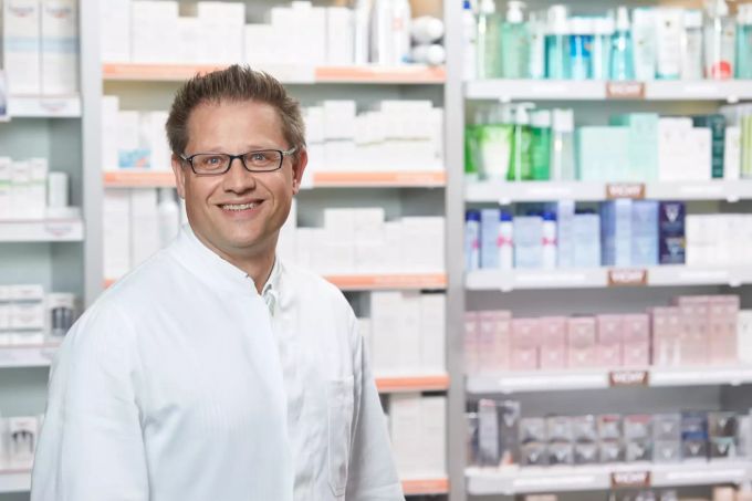 Dr. Lorenz Schmid ist Inhaber der TopPharm-Apotheke in Zürich sowie Präsident des Vereins Bündnis Gesundheitsfachhandel. Dr. Lorenz Schmnid