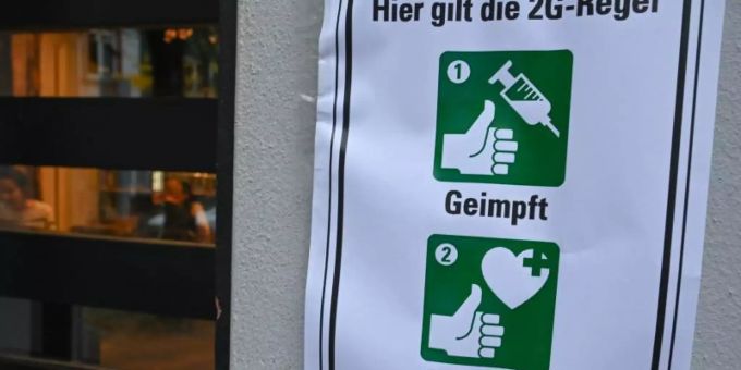 Bislang gilt die 2G-Regel im Stadion nur für die Zuschauer, nicht für die Fussballprofis. Foto: Arne Dedert/dpa Bislang gilt die 2G-Regel im Stadion nur für die Zuschauer, nicht für die Fussballprofis. Foto: Arne Dedert/dpa