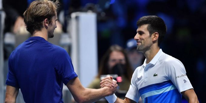 Alexander Zverev (l.) und Novak Djokovic (r.). Djokovic