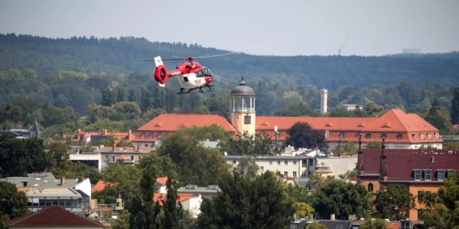 DRF-Helikopter im Anflug auf eine Potsdamer Klinik