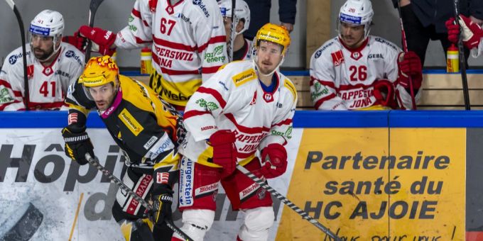 NLA-Topscorer Roman Cervenka (r) spielt an Olympia 2022 für Tschechien. Olympia 2022
