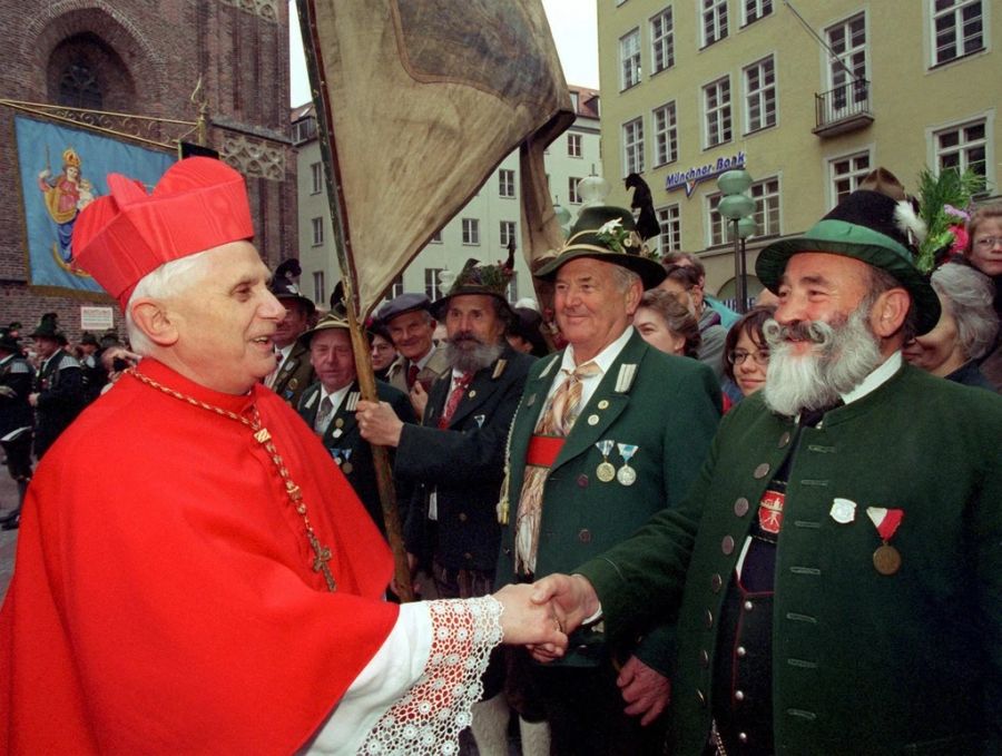 Als Erzbischof von München soll Joseph Ratzinger Missbrauch vertuscht haben.