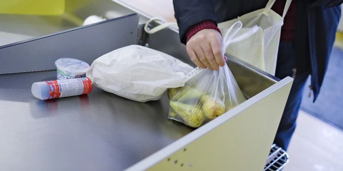 Caritas-Läden haben 2021 einen Rekordumsatz erzielt. Im zweiten Corona-Jahr stieg der Bedarf an stark vergünstigten Lebensmitteln erneut an. (Archivbild) Caritas-Läden haben 2021 einen Rekordumsatz erzielt. Im zweiten Corona-Jahr stieg der Bedarf an stark vergünstigten Lebensmitteln erneut an. (Archivbild)