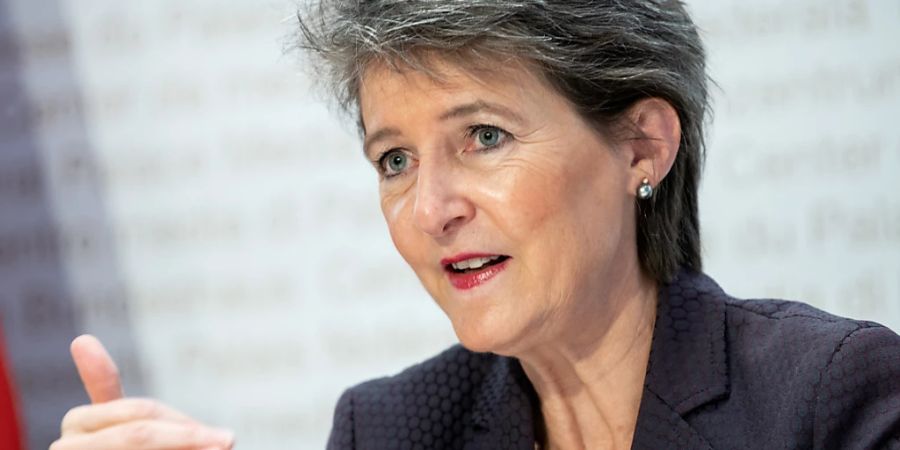 Bundesrätin Simonetta Sommaruga will, dass es mit Wind- und Wasserkraftanlagen schneller vorangeht. Sie will dem Bundesrat deshalb eine «Beschleunigungsvorlage» unterbreiten, wie sie in einem Interview sagte. (Archivbild)