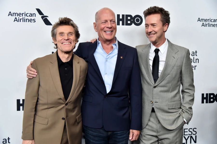 Bruce Willis (Mitte) mit Schauspielkollegen Willem Dafoe (links) und Edward Norton (rechts).