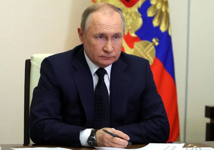 Wladimir Wladimirowitsch Putin ist gar nicht zufrieden mit dem Fortschritt seiner Streitkräfte im Ukraine-Krieg. Experten befürchten, dass er darum seine Waffenkammer weiter öffnen könnte. Russia Putin