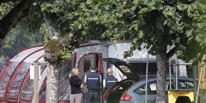ARCHIV - Mehr als neun Jahre nach einem mysteriösen Vierfachmord in den französischen Alpen haben Fahnder einen Verdächtigen festgenommen. Foto: Lionel Cironneau/AP/dpa ARCHIV - Mehr als neun Jahre nach einem mysteriösen Vierfachmord in den französischen Alpen haben Fahnder einen Verdächtigen festgenommen. Foto: Lionel Cironneau/AP/dpa