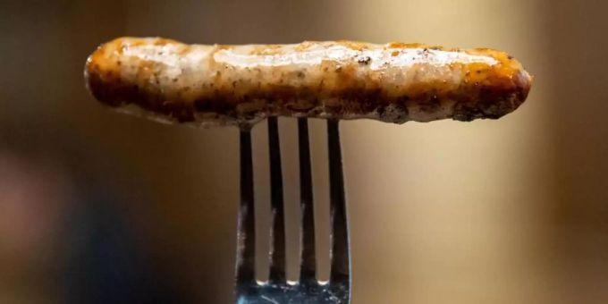 Die deutsche Bratwurst heisst in den USA schlicht «Brat». Foto: Daniel Karmann/dpa Die deutsche Bratwurst heisst in den USA schlicht «Brat». Foto: Daniel Karmann/dpa