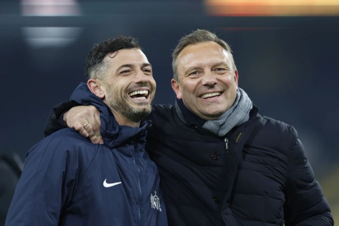Blerim Dzemaili (l.) bleibt dem FC Zürich eine weitere Saison erhalten. FC Zürich