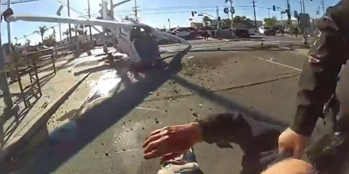 Dramatisches Video - Pilot in USA in letzter Sekunde aus Wrack gezogen