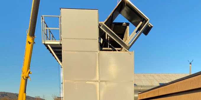 Beim Sturz wurde der Arbeiter mittelschwer verletzt. Beim Sturz wurde der Arbeiter mittelschwer verletzt.