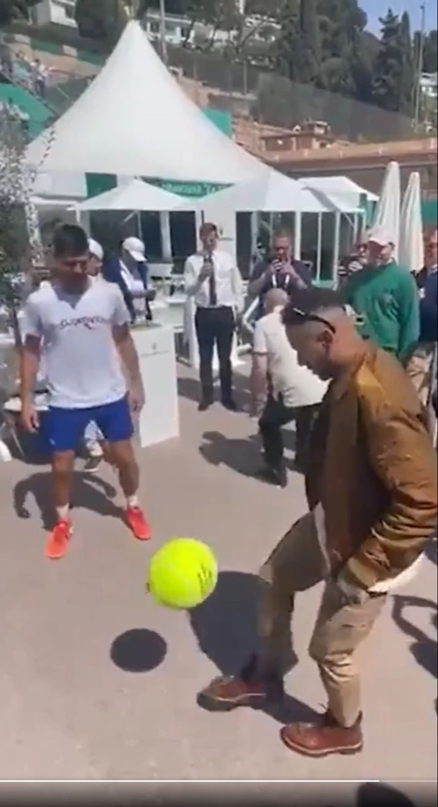 Die zwei PSG-Stars kicken vor dem Sandplatz-Auftakt mit dem Djoker.