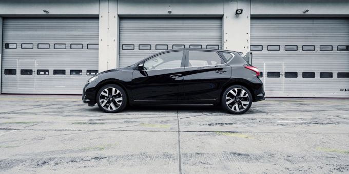 Besuch in der Boxengasse: Vom Pulsar hat Nissan auch sportive Sonderausführungen gebaut. Besuch in der Boxengasse: Vom Pulsar hat Nissan auch sportive Sonderausführungen gebaut.