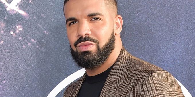 Rapper Drake und Musikkollege 21 Savage werden von Vogue verklagt. Drake Vogue