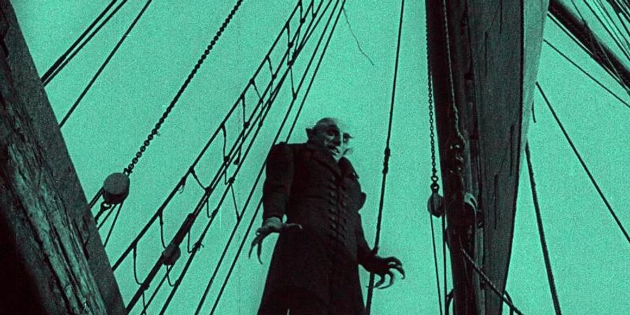 Graf Orlok (Max Schreck) kommt in Wisborg an; mit ihm auf dem Schiff die pestbringenden Ratten. Foto: ---/ZDF/Arte/dpa