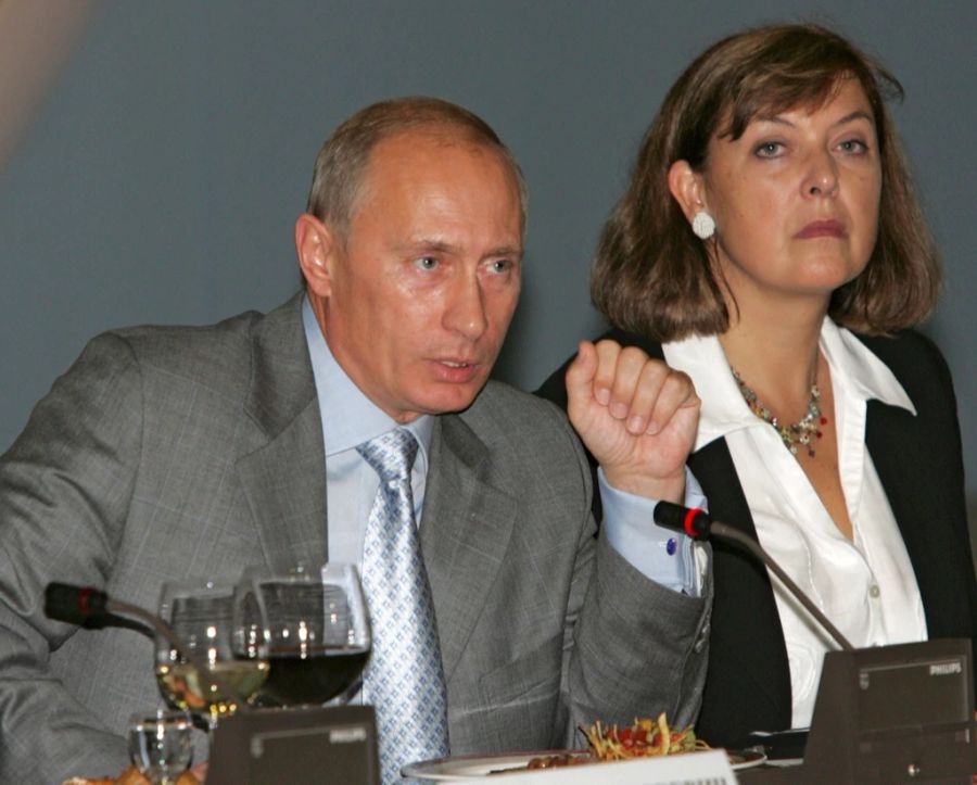 Bridget Kendall und Wladimir Putin im Jahr 2007.