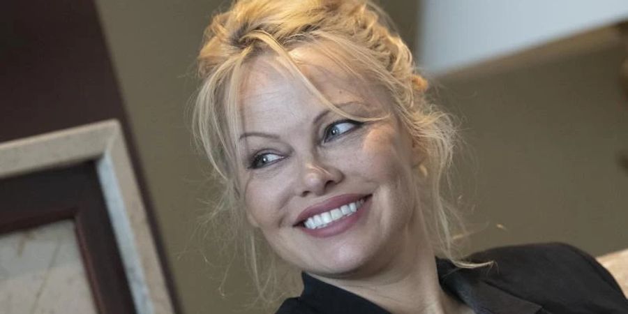 Pamela Anderson geht an den Broadway. Foto: Paul Zinken/dpa