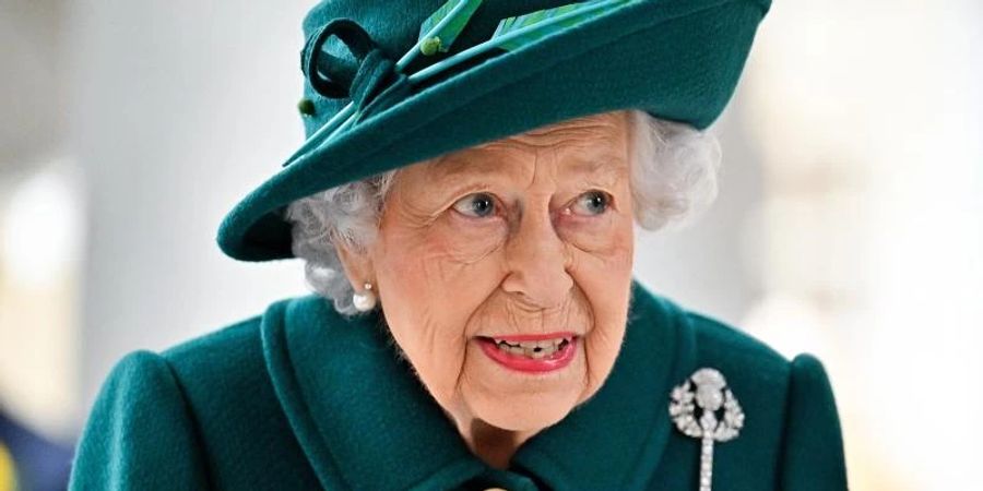 Königin Elizabeth II. ist 95 Jahre alt und muss nun eine Corona-Infektion überstehen. Foto: Jeff J Mitchell/PA Wire/dpa