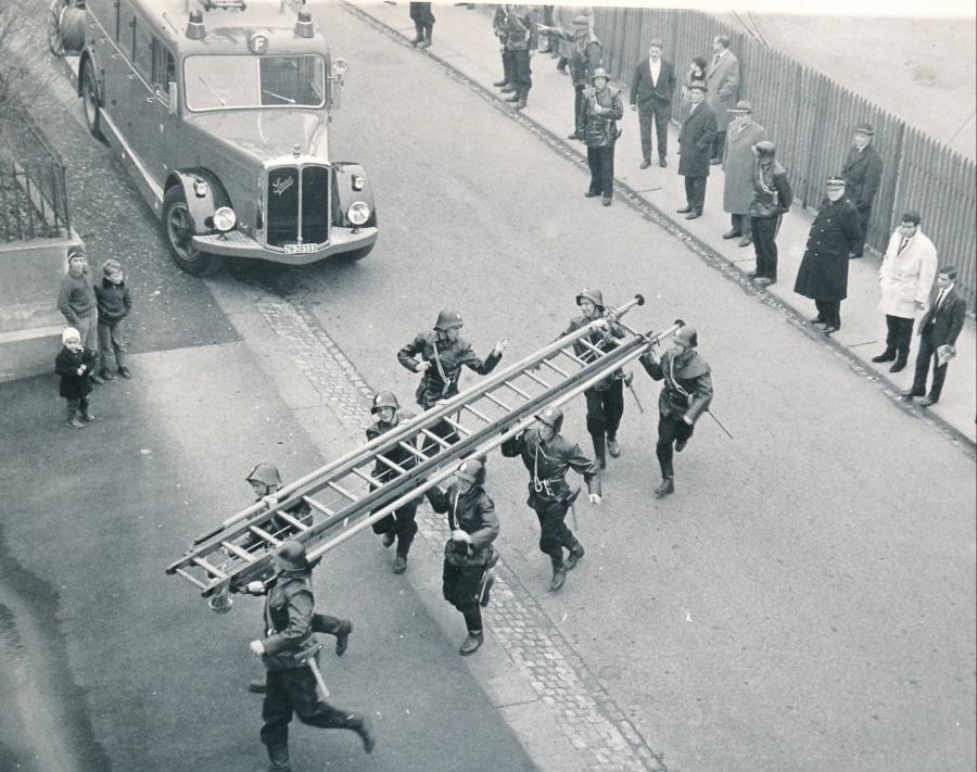 Feuerwehrmänner im Einsatz.