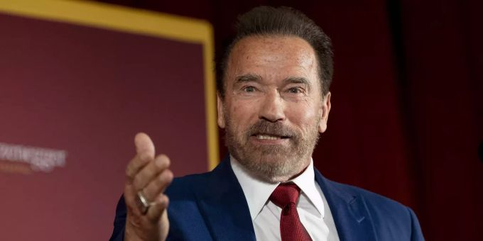 Arnold Schwarzenegger Wünscht Vize-Kandidatin Harris Viel Glück