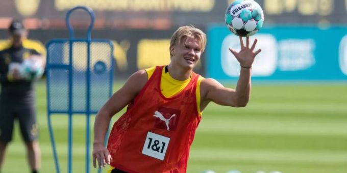 Wird als eines der grössten europäischen Sturmtalente gehandelt: Erling Haaland von Borussia Dortmund. Foto: Bernd Thissen/dpa Wird als eines der grössten europäischen Sturmtalente gehandelt: Erling Haaland von Borussia Dortmund. Foto: Bernd Thissen/dpa