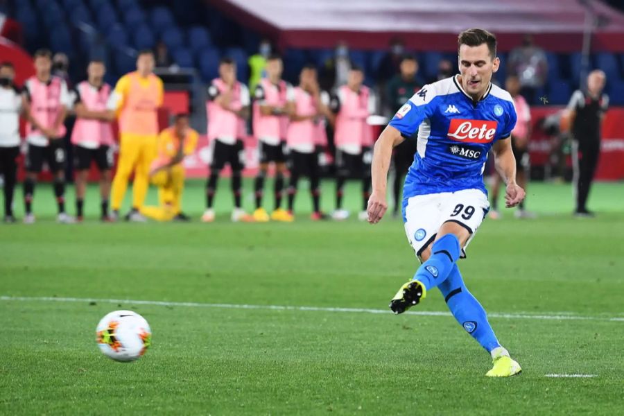 Arkadiusz Milik verwandelt im italienischen Cup-Final 2020 gegen Juve den entscheidenden Elfmeter.