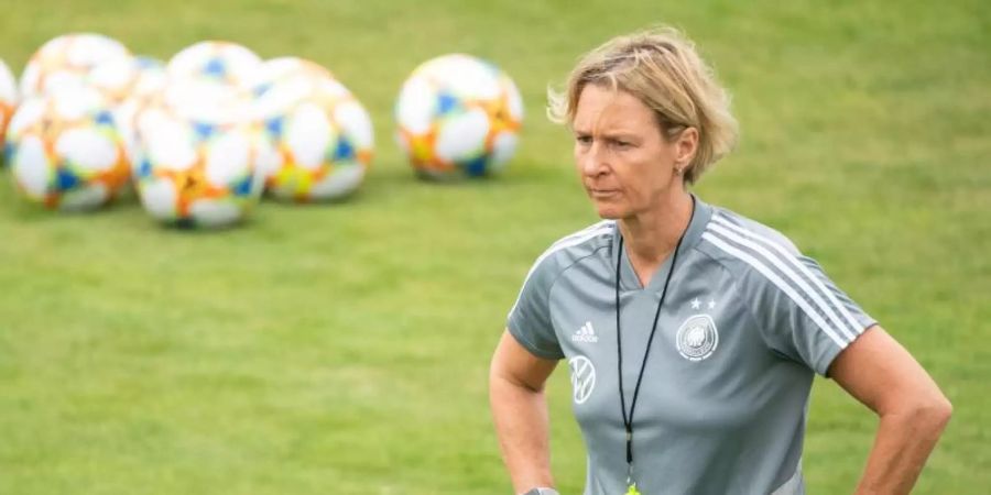Wird mit Deutschlands Fussballfrauen nicht gegen England spielen: Trainerin Martina Voss-Tecklenburg. Foto: Sebastian Gollnow/dpa
