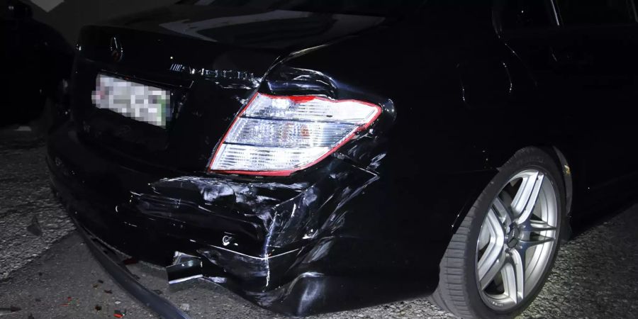 Schmerikon SG: Fahrunfähig Selbstunfall verursacht
