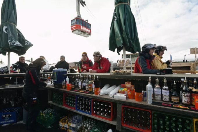 In Österreich fällt Après-Ski dieses Jahr deutlich sanfter aus. Après Ski