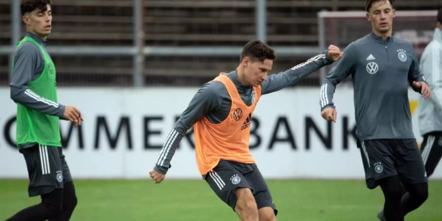 Julian Draxler beim Training des DFB-Teams in Köln. Foto: Federico Gambarini/dpa