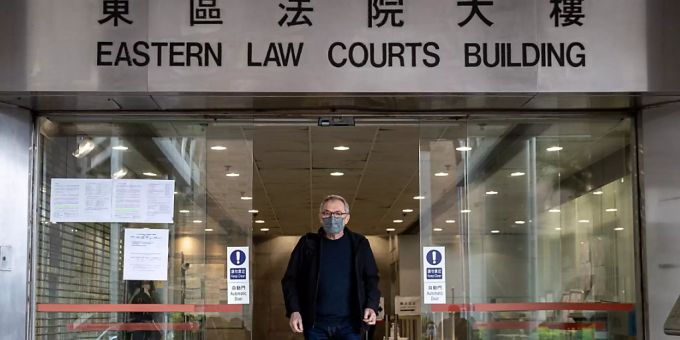Der Schweizer Fotograf Marc Progin musste am Mittwoch in Hongkong vor Gericht erscheinen: Dem 74-Jährigen wird öffentliche Unruhestiftung und Mithilfe bei einem angriff auf einen chinesischen Bürger vorgeworfen. marc progin