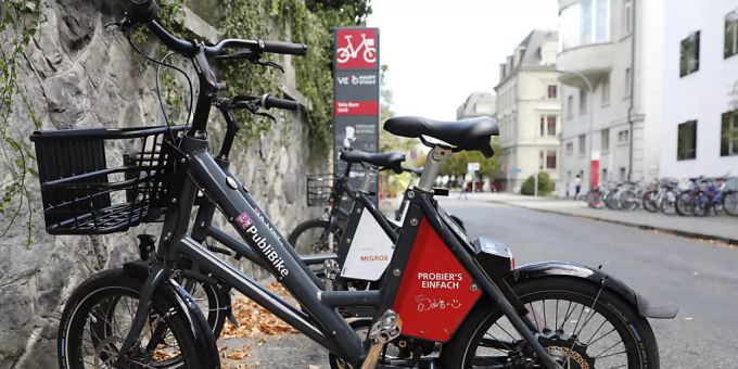 Intakte PubliBike-Velos 2018 an einer Station in Bern. Intakte PubliBike-Velos 2018 an einer Station in Bern.