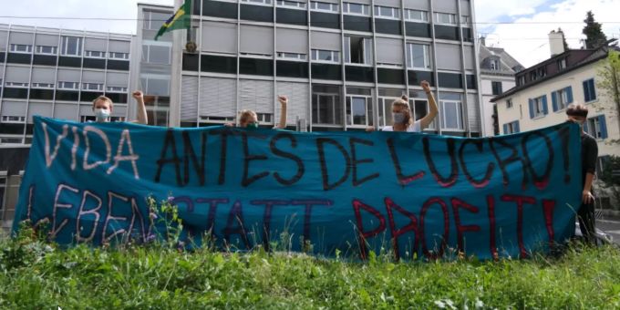 Amazonas bedroht - Klimastreik protestiert gegen Regenwald-Abholzung