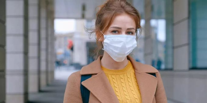 Die Maske schützt: auch gegen die Grippe.