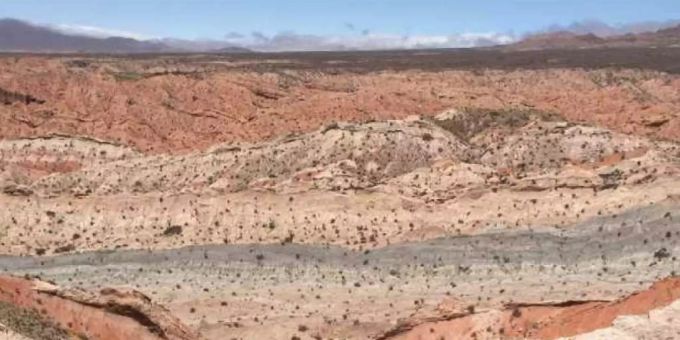 Einst Sumpfboden, heute Halbwüste: Siderite aus dieser Fundstelle in Argentinien gewähren einen Blick ins Klima der Vergangenheit. Einst Sumpfboden, heute Halbwüste: Siderite aus dieser Fundstelle in Argentinien gewähren einen Blick ins Klima der Vergangenheit.