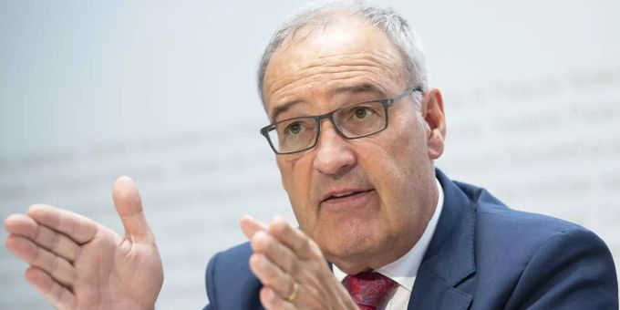 Der Bundesrat verlängert die Corona-Massnahmen in der Arbeitslosenversicherung (Archivbild). parmelin corona