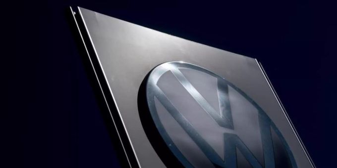 Das Landgericht Braunschweig hat eine Anklage gegen vier VW-Manager wegen mutmasslich überhöhter Bezahlung von Betriebsräten zugelassen. Foto: Hendrik Schmidt/dpa-Zentralbild/dpa Das Landgericht Braunschweig hat eine Anklage gegen vier VW-Manager wegen mutmasslich überhöhter Bezahlung von Betriebsräten zugelassen. Foto: Hendrik Schmidt/dpa-Zentralbild/dpa