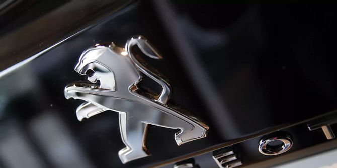 Peugeot Logo CEO