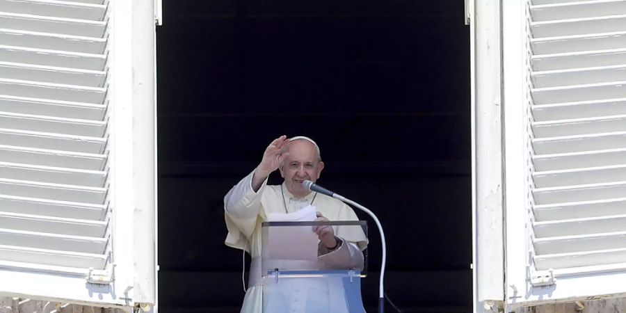 Papst Franziskus spricht im Vatikan. Foto: Andrew Medichini/AP/dpa