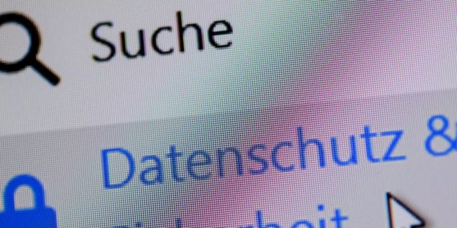 Ein Button zu «Datenschutz und Sicherheit» auf einer Internetseite. Die allermeisten Verbraucher befürworten individuelle Einstellungsmöglichkeiten und datensparsame Voreinstellungen. Foto: Patrick Pleul/dpa-Zentralbild/dpa