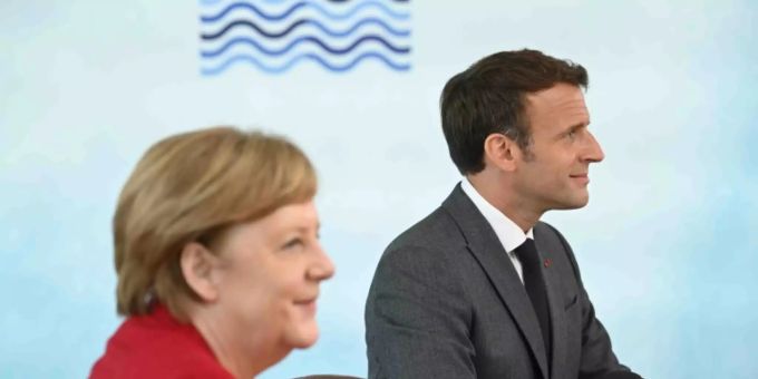 Merkel und Macron beim G7-Gipfel Merkel und Macron beim G7-Gipfel