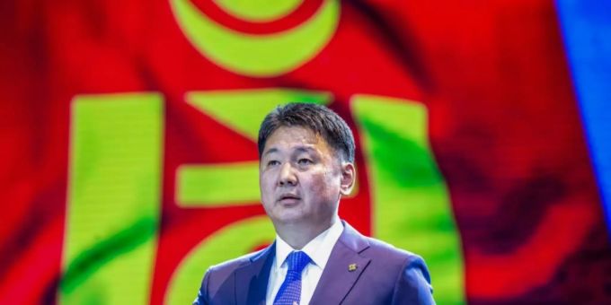 Der frisch gewählte Präsident Khurelsukh Ukhnaa Der frisch gewählte Präsident Khurelsukh Ukhnaa