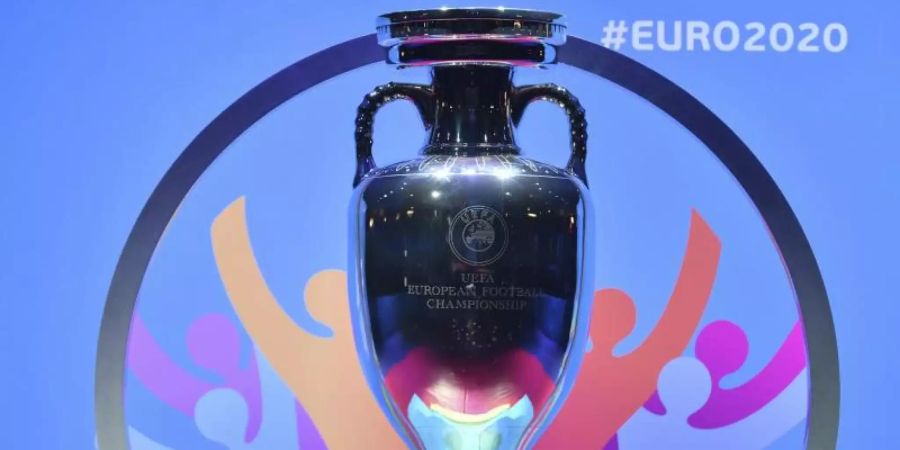 Das Objekt der Begierde: Die EM-Trophäe. Foto: Harold Cunningham/UEFA via Getty Images/dpa